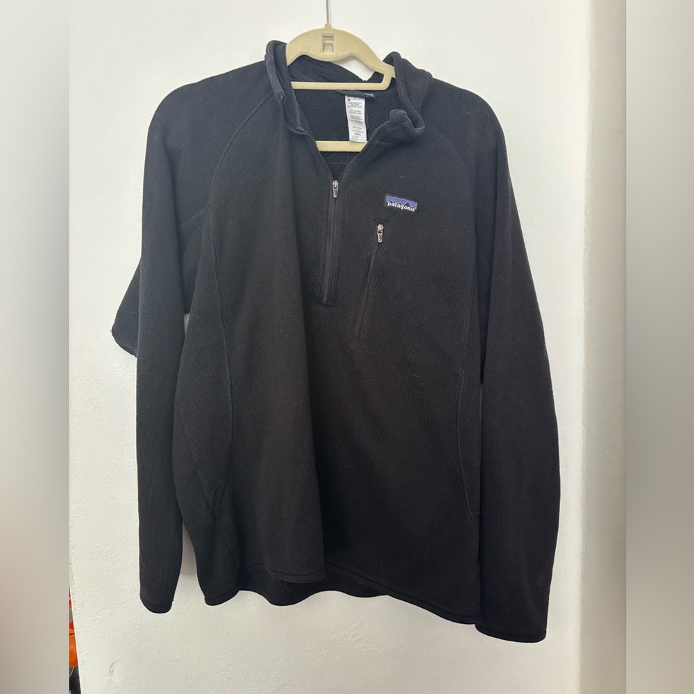 Patagonia Men's Black Fleece Outerwear